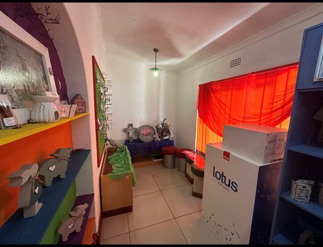 250M² OFFICE TO LET IN BARDENE